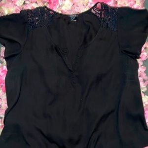 Black Torrid blouse with lace details 🖤